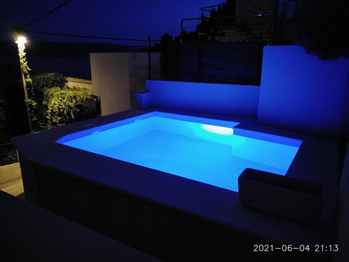 Private Pool And Sea View Apartment Omiš Екстериор снимка